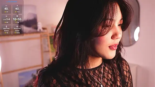 Snapshot of MoiraEger chatting on 03.13.26 MoiraEger online show from 03.13.26