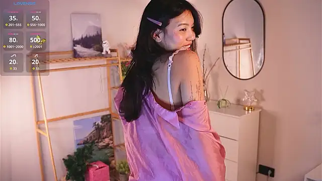 Snapshot of MoiraEger chatting on 03.14.26 MoiraEger online show from 03.14.26