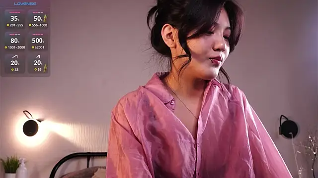 Snapshot of MoiraEger chatting on 04.02.26 MoiraEger online show from 04.02.26