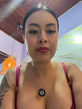 CrisMarulanda online show from 07.13.26