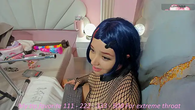 Snapshot of hinata_dolly chatting on 09.28.25 hinata dolly online show from 09.28.25