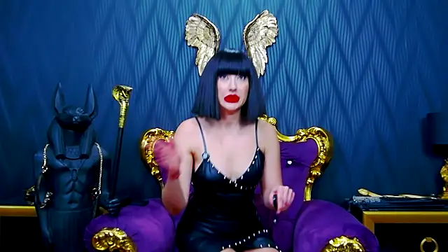 LaraMaeve online show from 12.14.25