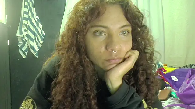 Snapshot of VioletV chatting on 02.18.26 VioletV online show from 02.18.26