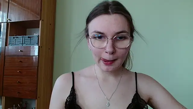 LooveELLYx online show from 03.07.25