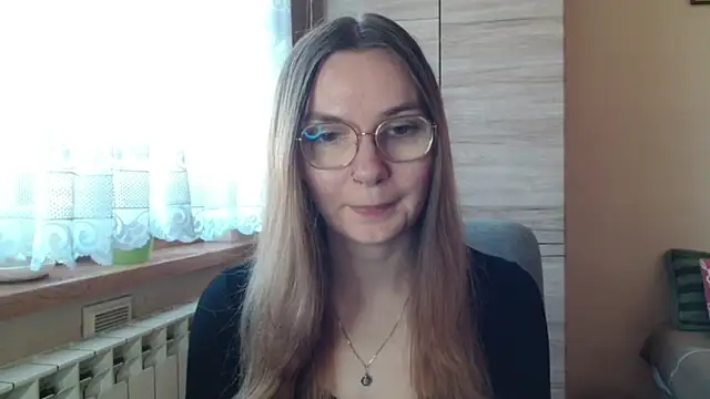 LooveELLYx online show from 11.06.25