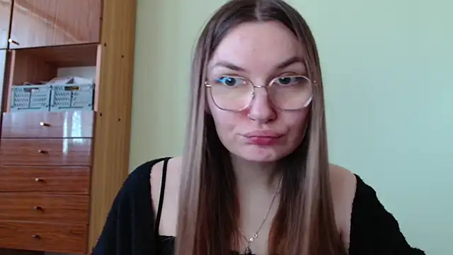 LooveELLYx online show from 03.27.26