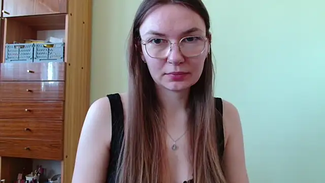 Snapshot of LooveELLYx chatting on 04.24.26 LooveELLYx online show from 04.24.26