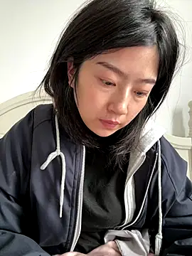 Olivia-l online show from 11.26.25