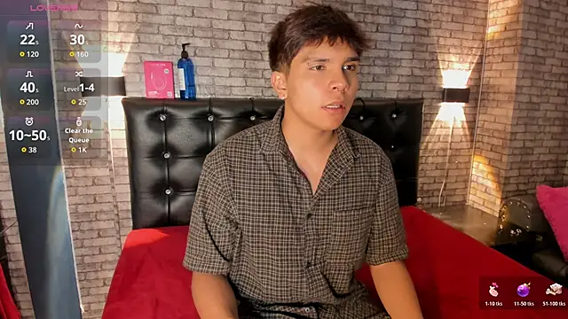Snapshot of Thiago_Kozak chatting on 04.18.26 Thiago Kozak online show from 04.18.26