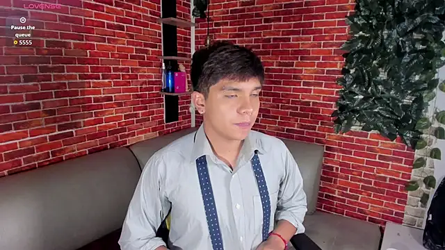 Snapshot of Thiago_Kozak chatting on 05.20.26 Thiago Kozak online show from 05.20.26