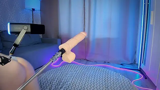 Juicy Vikki online show from 03.06.26