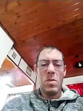 Snapshot of elpolaquin chatting on 05.13.26 elpolaquin online show from 05.13.26