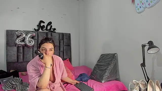 Esmeraldaa- online show from 03.07.26