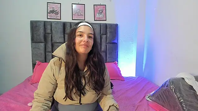 Esmeraldaa- online show from 06.03.26