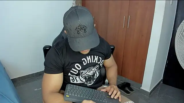 Evansdark1 online show from 04.14.26