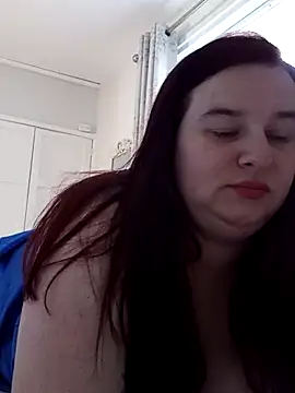 Snapshot of Curvaceouscarla chatting on 09.22.25 Curvaceouscarla online show from 09.22.25