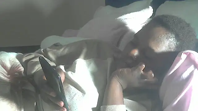 Snapshot of sexythae32 chatting on 11.10.25 sexythae32 online show from 11.10.25