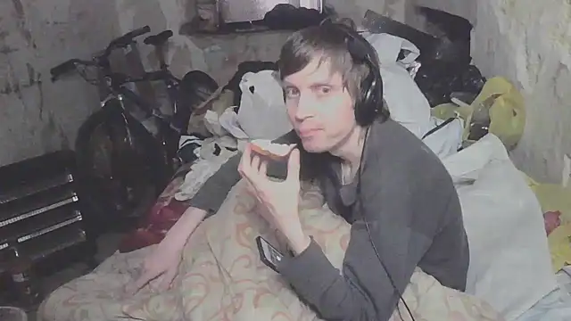 Snapshot of makarov1993 chatting on 05.18.26 makarov1993 online show from 05.18.26