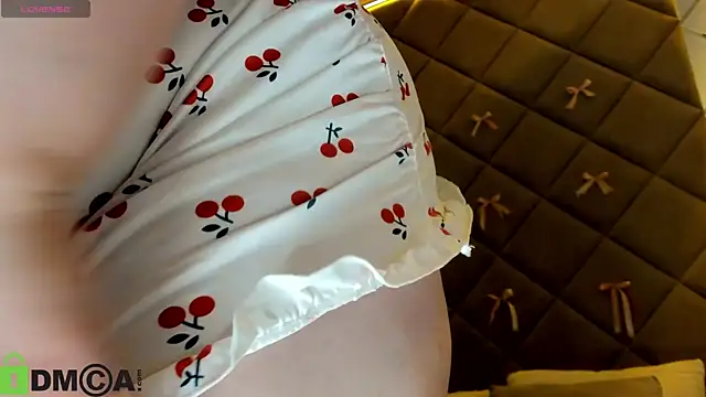 Chloee White online show from 04.13.26