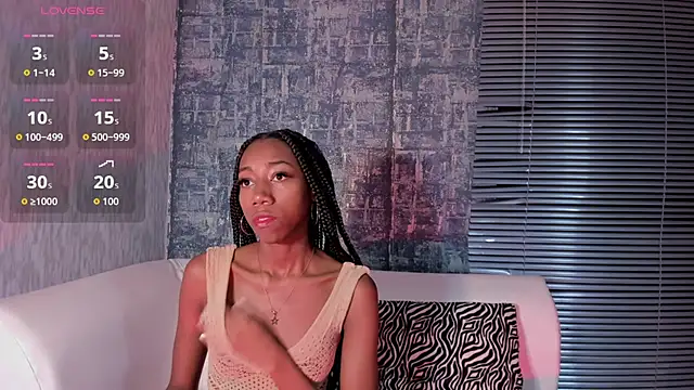 Snapshot of NathalyLeen chatting on 10.14.25 NathalyLeen online show from 10.14.25