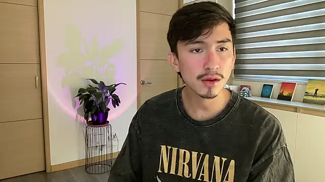 sweettaaron01 online show from 10.25.25