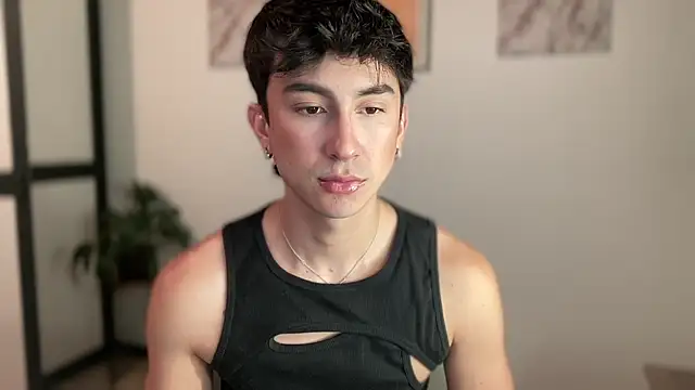 sweettaaron01 online show from 04.28.26