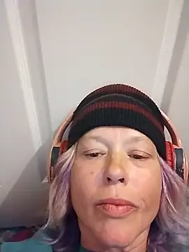 Snapshot of anonymity_awaits@xh chatting on 11.07.25 anonymity awaitsxh online show from 11.07.25