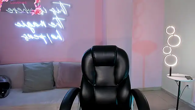 Snapshot of IsabellaMoreau chatting on 06.12.26 IsabellaMoreau online show from 06.12.26