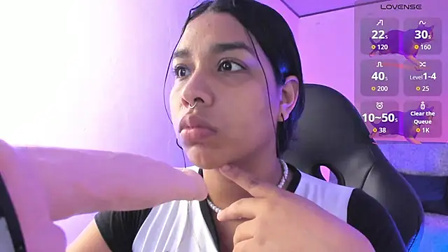 Snapshot of giselle_upp chatting on 09.20.25 giselle upp online show from 09.20.25