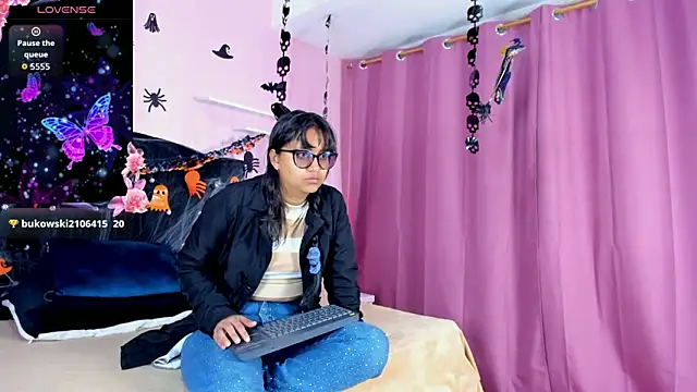 Azul Moon online show from 10.20.25