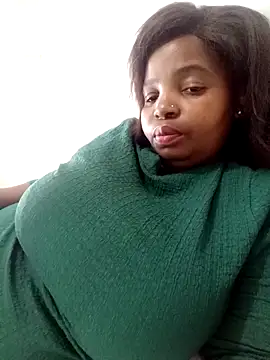 Snapshot of ShySexyBaddiexx chatting on 09.22.25 ShySexyBaddiexx online show from 09.22.25
