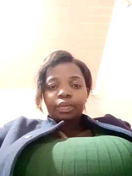 ShySexyBaddiexx online show from 02.14.26