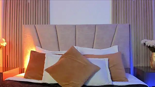 Snapshot of Victoria_Beaumont chatting on 10.11.25 Victoria Beaumont online show from 10.11.25