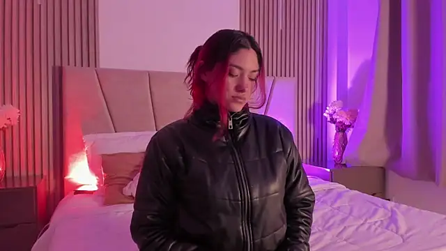 Snapshot of Victoria_Beaumont chatting on 01.09.26 Victoria Beaumont online show from 01.09.26