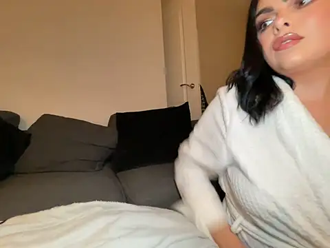 FrancescaXO online show from 04.10.26