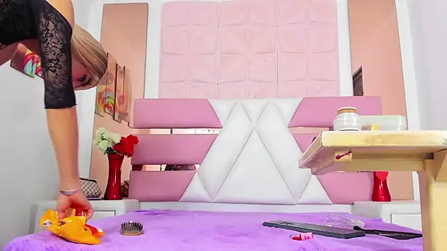 MiaMalkoba online show from 03.12.26