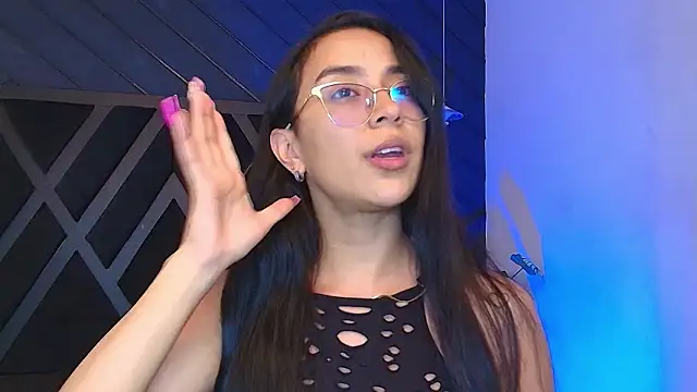 zoe martins  online show from 03.13.26