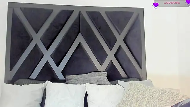 zoe martins  online show from 05.27.26