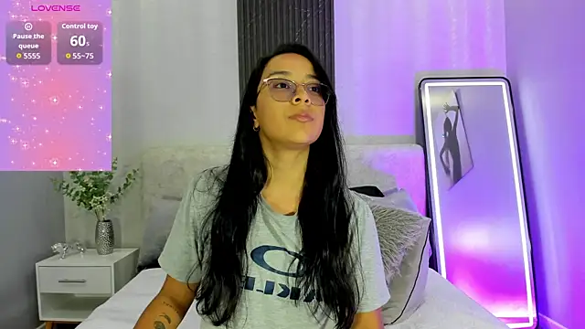 zoe martins  online show from 07.21.26