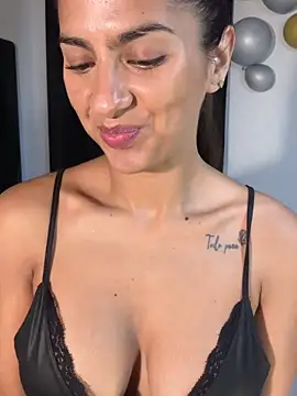 Snapshot of chicachocolate01 chatting on 04.02.26 chicachocolate01 online show from 04.02.26