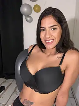 Snapshot of chicachocolate01 chatting on 04.08.26 chicachocolate01 online show from 04.08.26