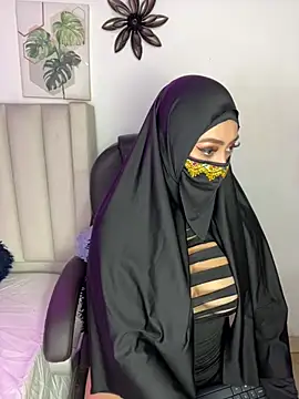 Aisha Malek online show from 04.16.26