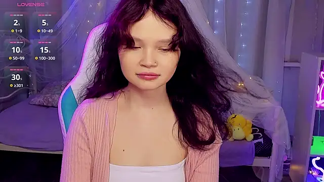 Snapshot of EmilyChaves chatting on 04.15.26 EmilyChaves online show from 04.15.26