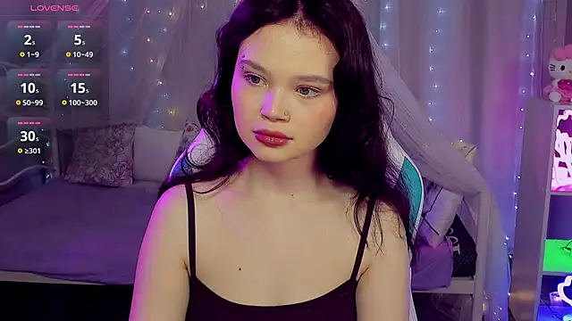 Snapshot of EmilyChaves chatting on 04.21.26 EmilyChaves online show from 04.21.26