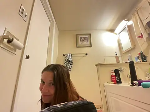 YoMomma-xoxo13 online show from 12.23.25