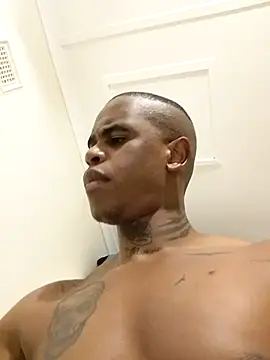 Snapshot of Bedroom_Gangster007 chatting on 09.11.25 Bedroom Gangster007 online show from 09.11.25