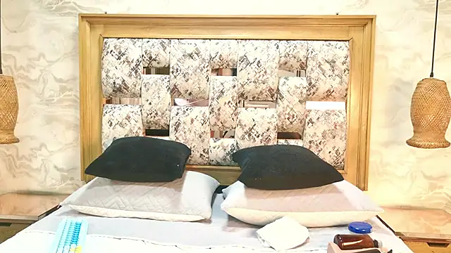 ZOLEY WATSON online show from 02.17.26