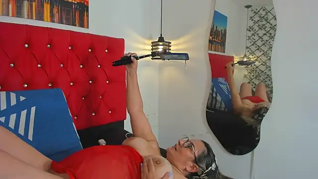 carolinacrus01 online show from 09.10.25