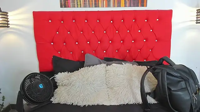 carolinacrus01 online show from 09.10.25