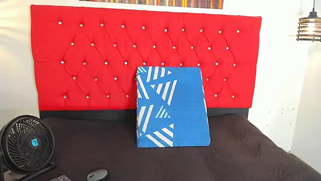 carolinacrus01 online show from 09.26.25